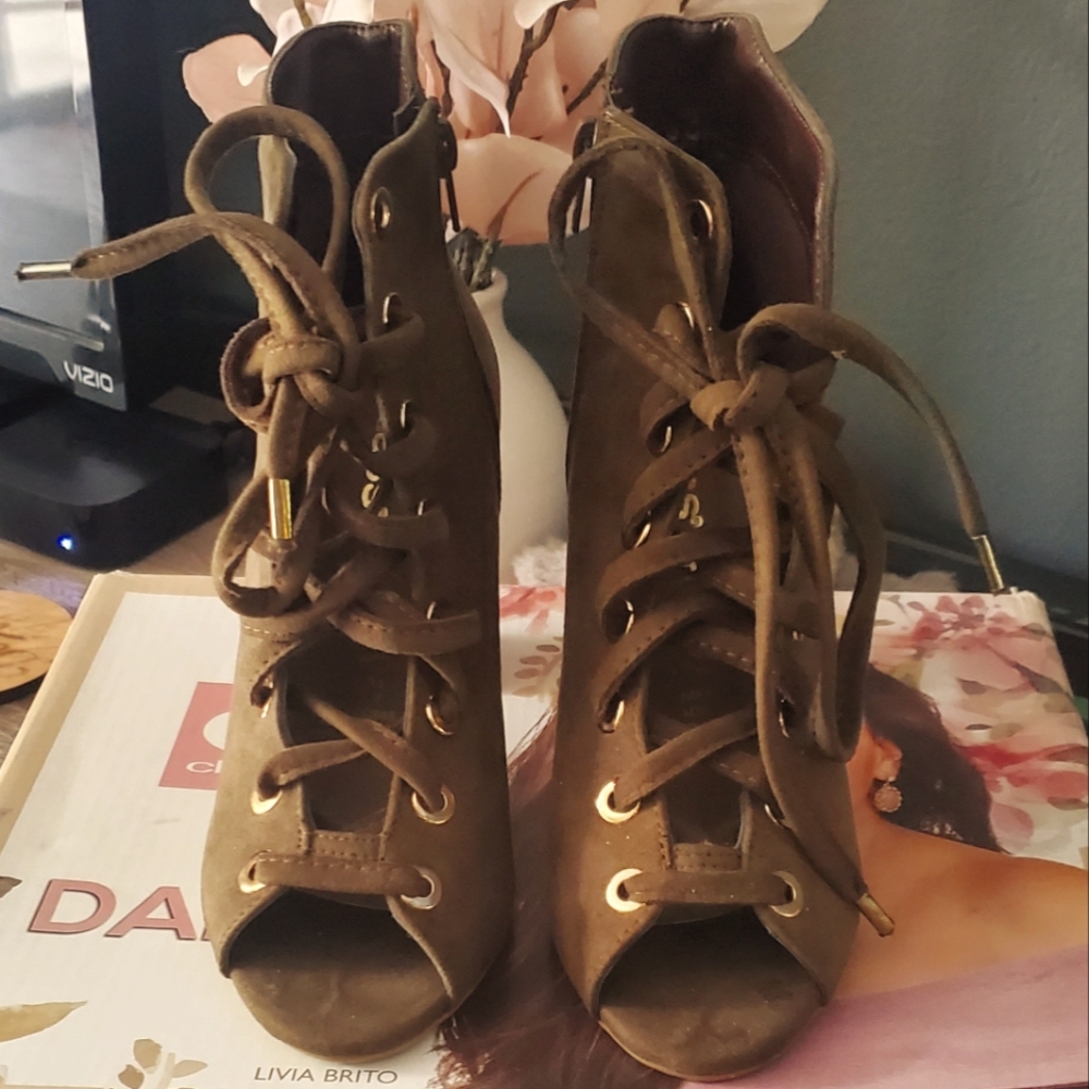 Open toe boot heels